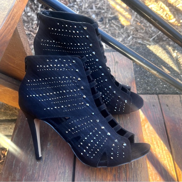 MADDEN NYC BLACK PEEP TOE STUDDED STILETTO BOOTIE HEELS SIZE 10 - Picture 1 of 13